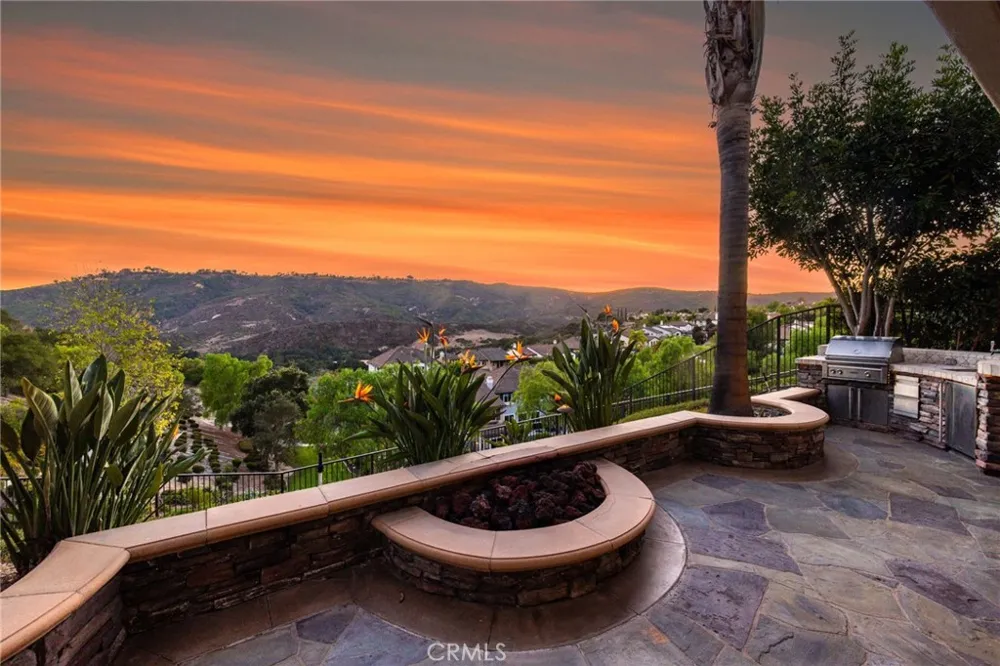 33 Glittering Sky Aliso Viejo, CA 92656