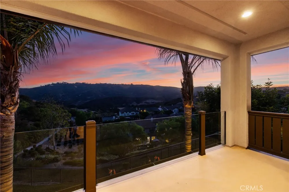 33 Glittering Sky Aliso Viejo, CA 92656