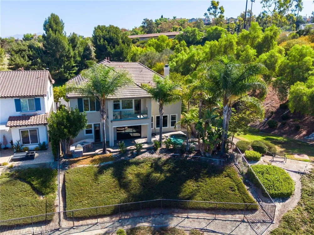 33 Glittering Sky Aliso Viejo, CA 92656