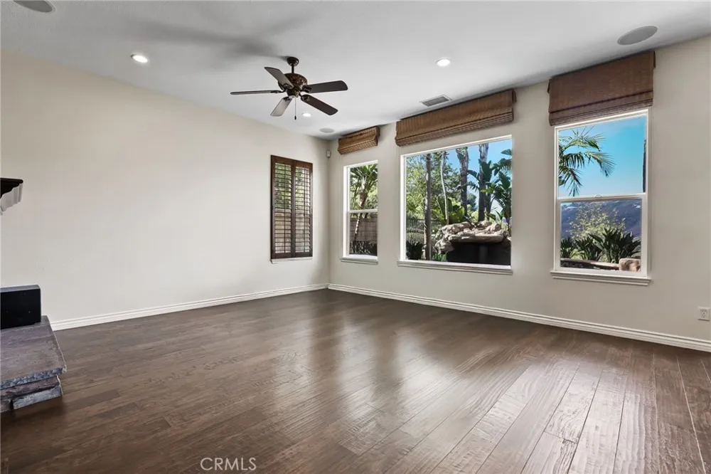 33 Glittering Sky Aliso Viejo, CA 92656