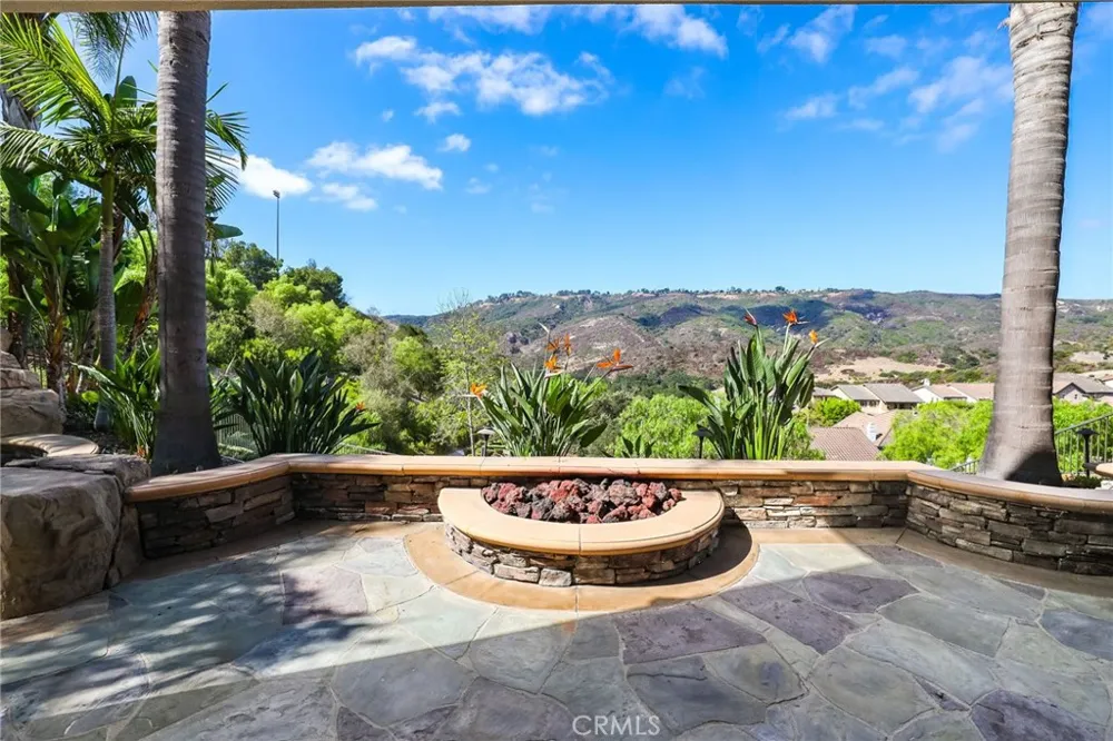 33 Glittering Sky Aliso Viejo, CA 92656