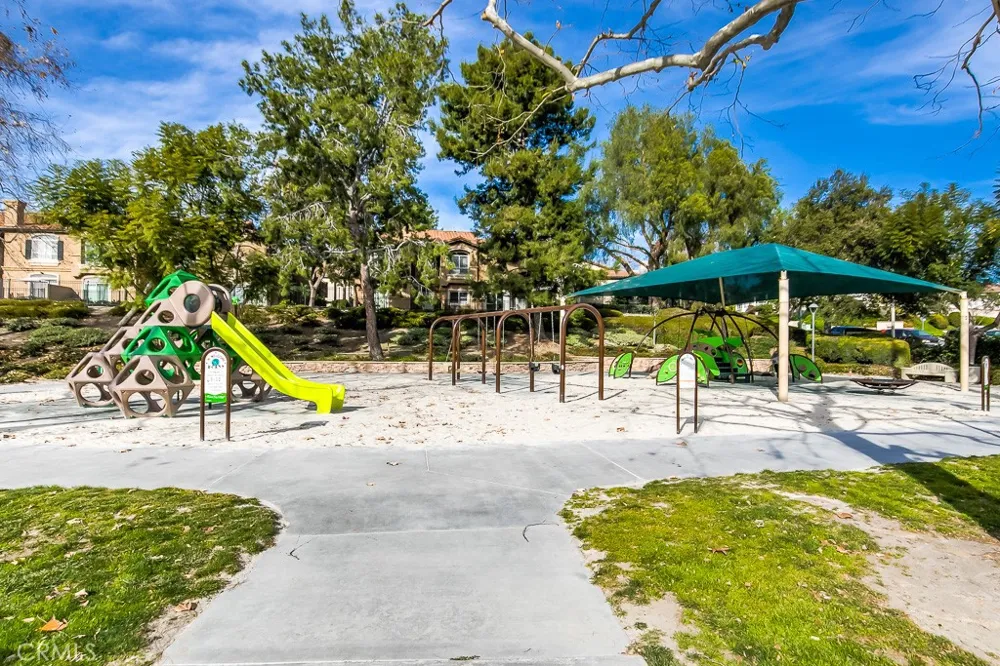 33 Glittering Sky Aliso Viejo, CA 92656