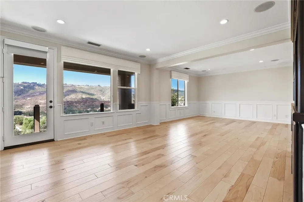 33 Glittering Sky Aliso Viejo, CA 92656