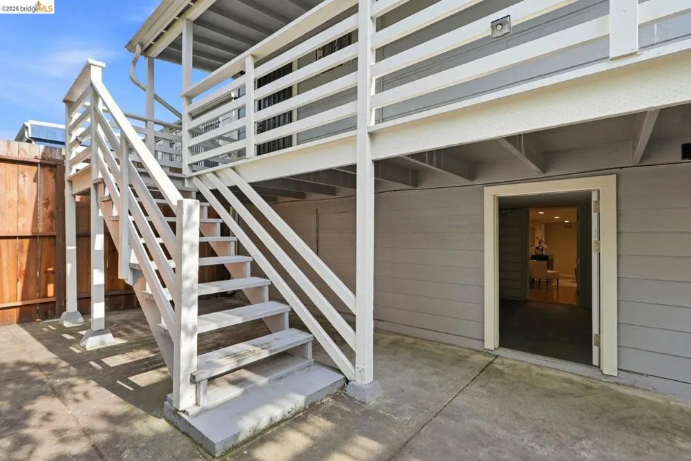 560 45th ST Oakland, CA 94609