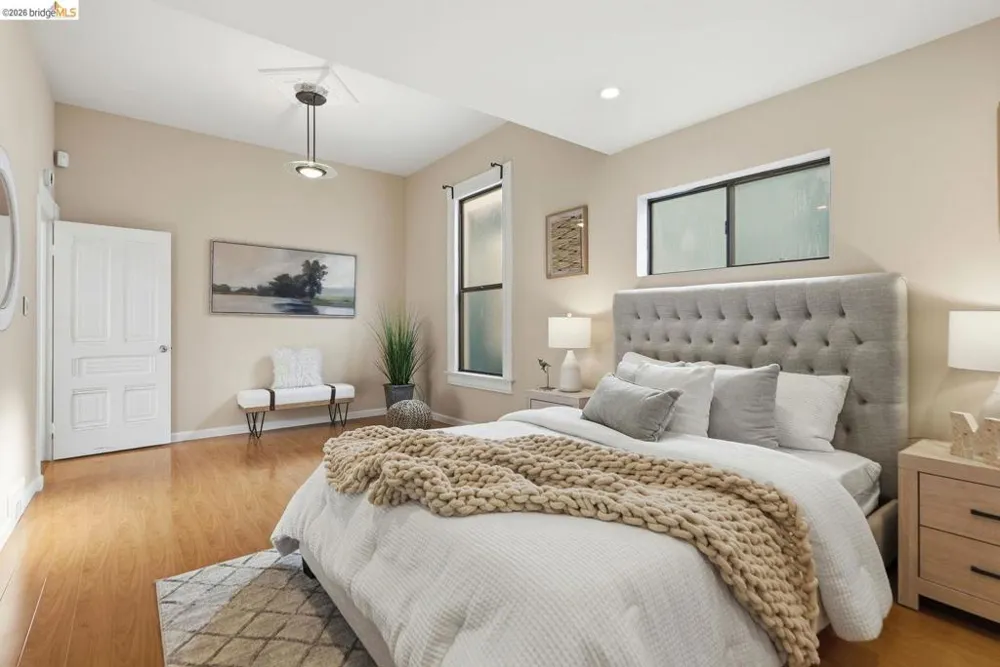 560 45th ST Oakland, CA 94609