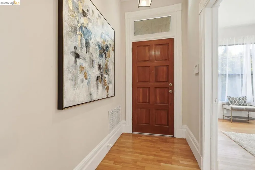 560 45th ST Oakland, CA 94609