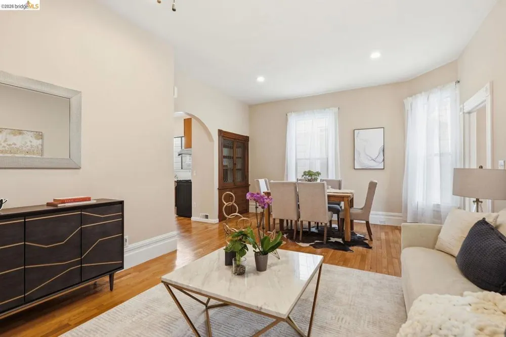 560 45th ST Oakland, CA 94609