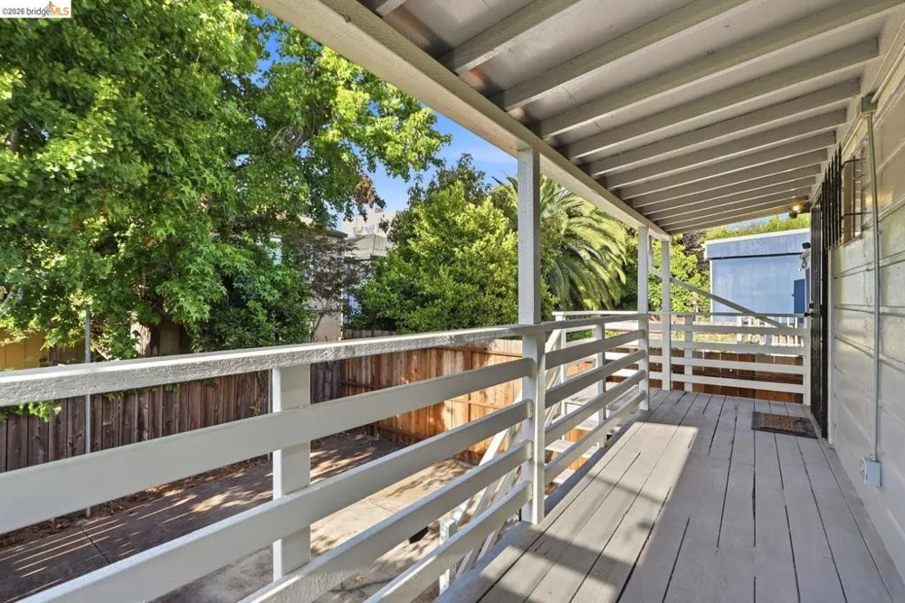 560 45th ST Oakland, CA 94609