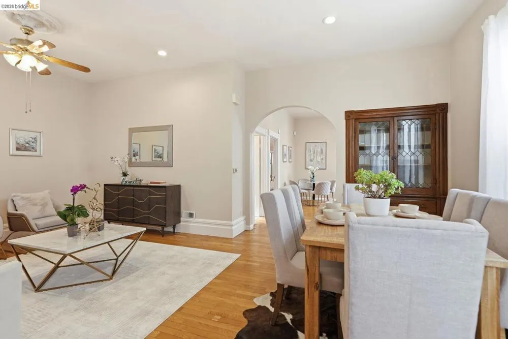 560 45th ST Oakland, CA 94609