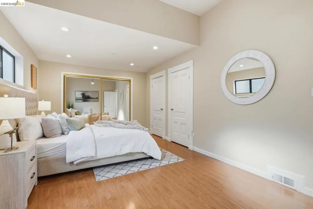 560 45th ST Oakland, CA 94609