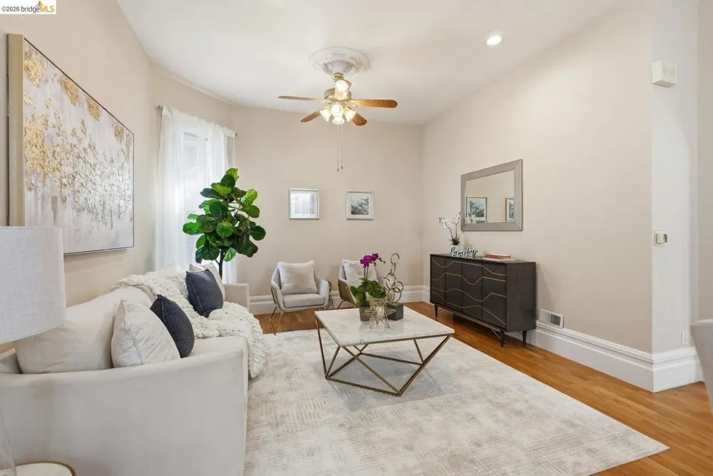 560 45th ST Oakland, CA 94609