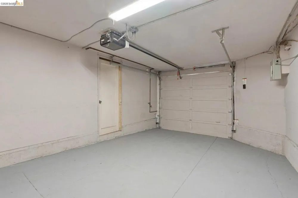 560 45th ST Oakland, CA 94609