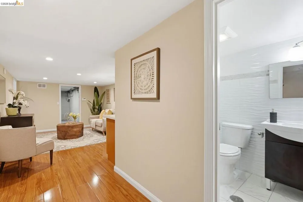 560 45th ST Oakland, CA 94609