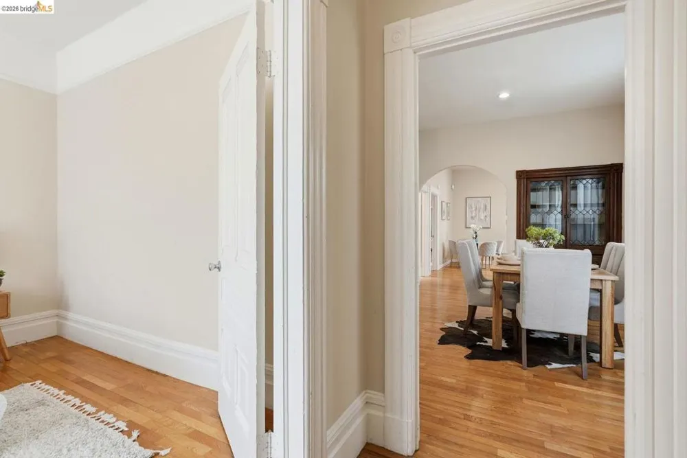 560 45th ST Oakland, CA 94609