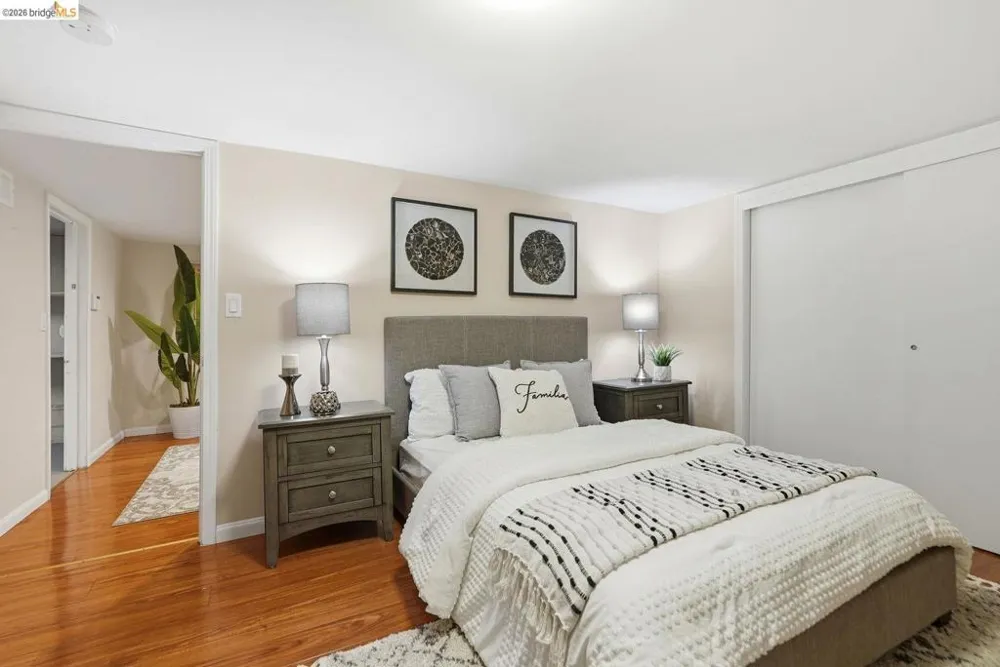 560 45th ST Oakland, CA 94609