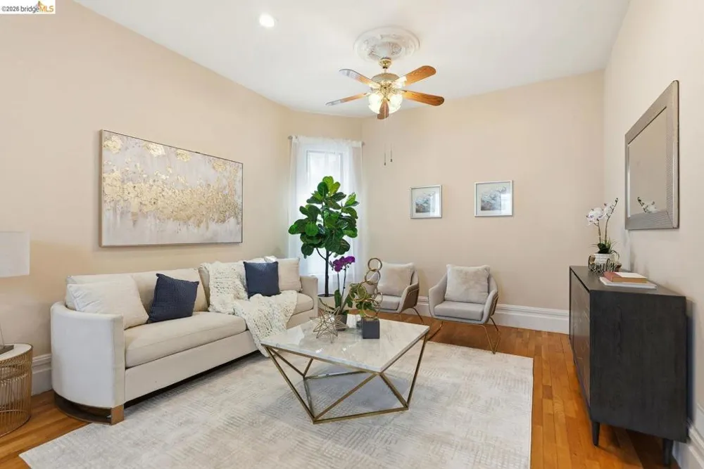 560 45th ST Oakland, CA 94609