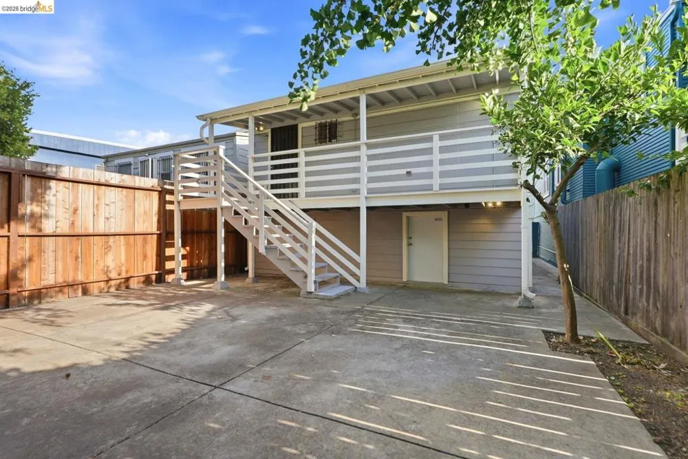 560 45th ST Oakland, CA 94609