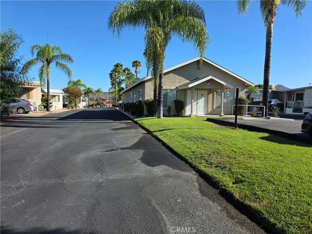 21601 Canyon Drive #16 Wildomar, CA 92595