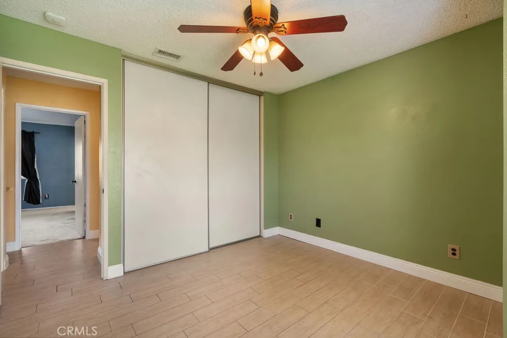 2569 W Plaza Serena Drive Rialto, CA 92377