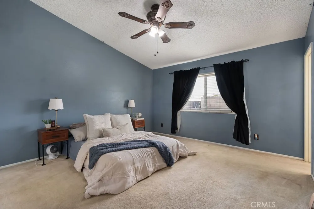 2569 W Plaza Serena Drive Rialto, CA 92377