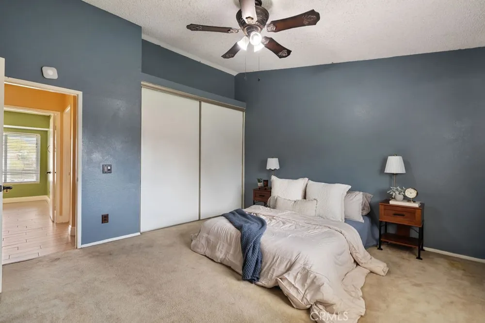 2569 W Plaza Serena Drive Rialto, CA 92377