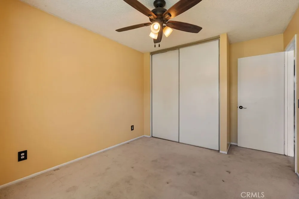 2569 W Plaza Serena Drive Rialto, CA 92377