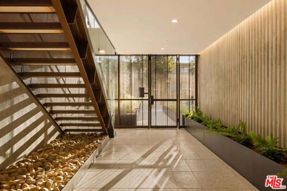 1264 Harper Avenue #205 West Hollywood, CA 90046