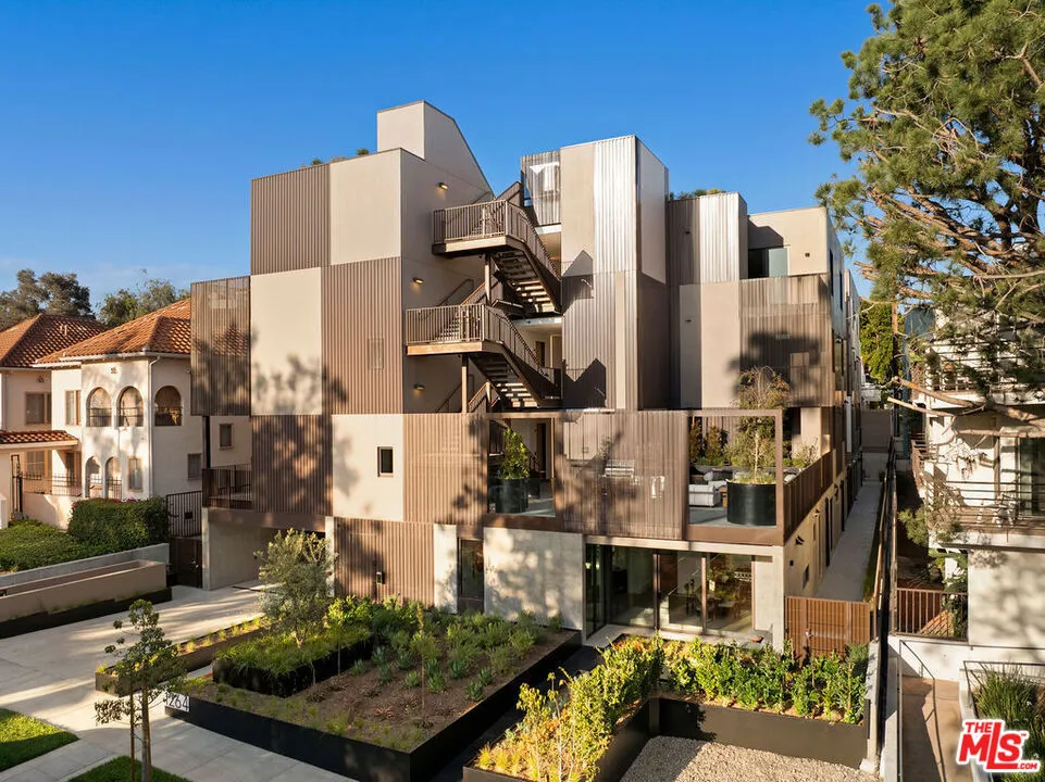 1264 Harper Avenue #205 West Hollywood, CA 90046