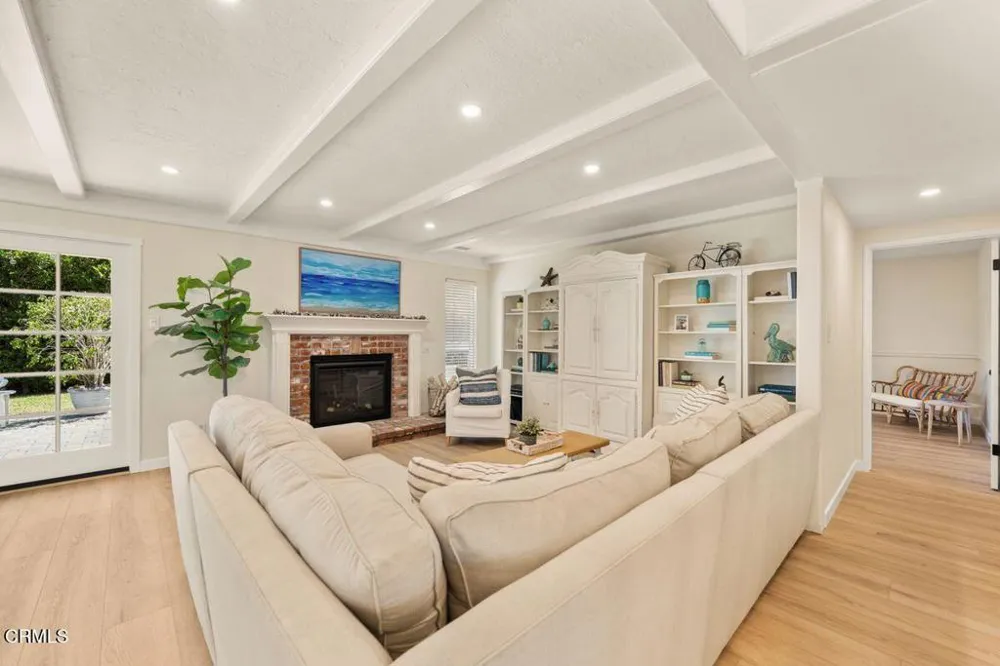 2884 Surfrider Avenue Ventura, CA 93001
