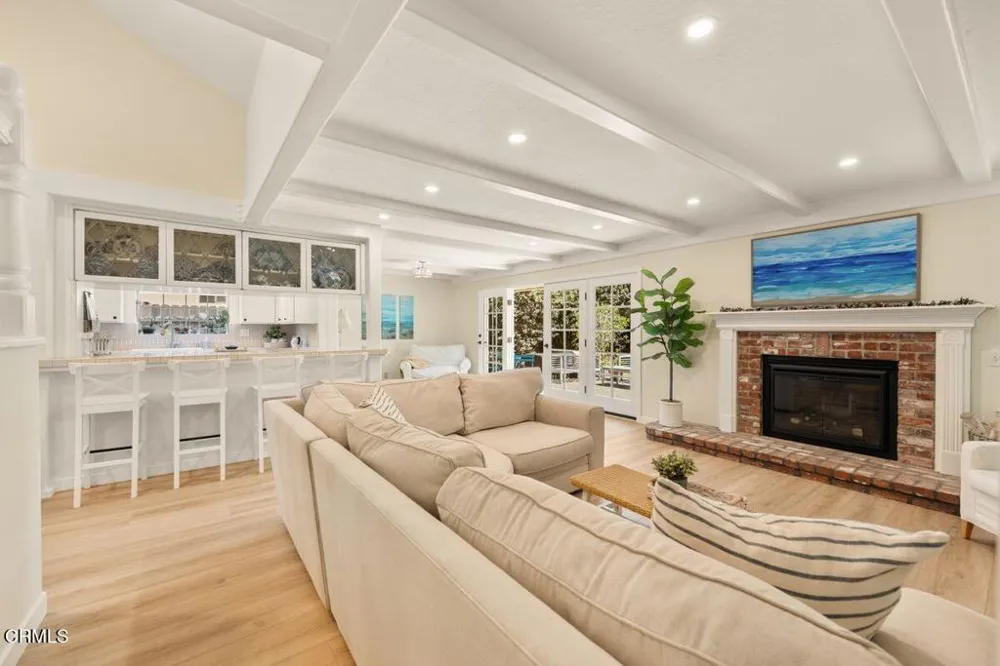2884 Surfrider Avenue Ventura, CA 93001