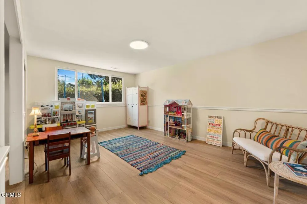 2884 Surfrider Avenue Ventura, CA 93001