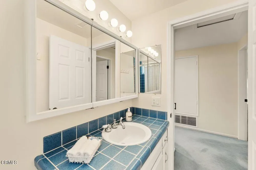 2884 Surfrider Avenue Ventura, CA 93001