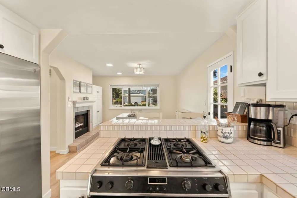 2884 Surfrider Avenue Ventura, CA 93001