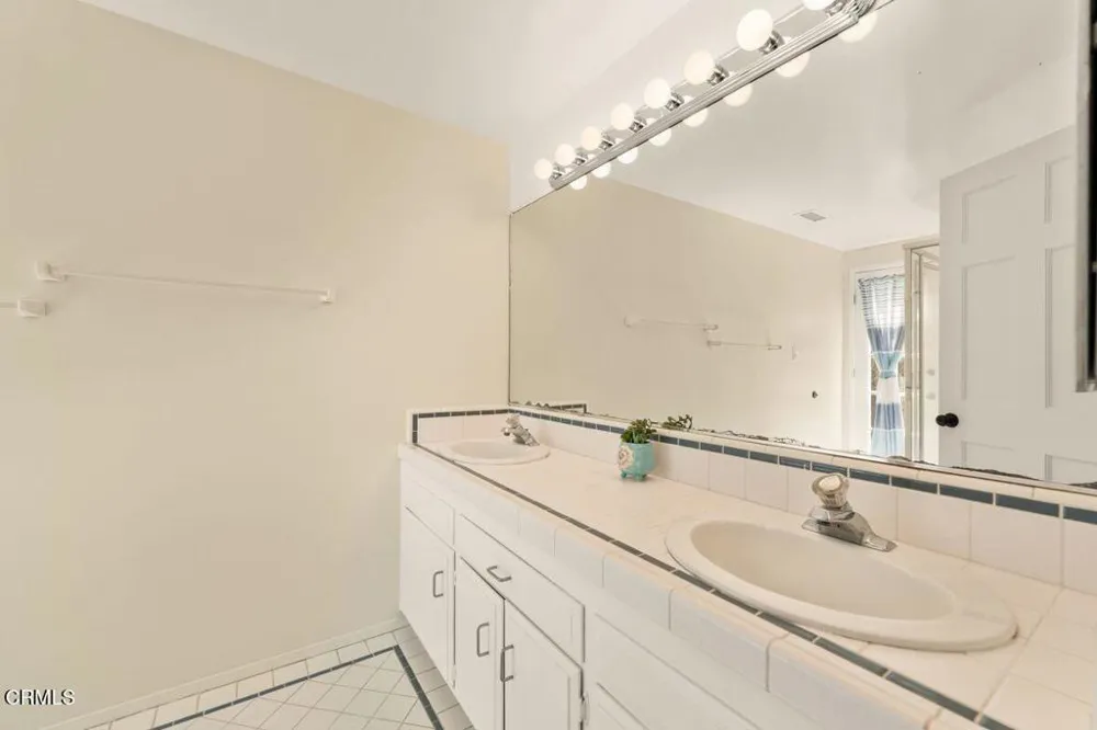 2884 Surfrider Avenue Ventura, CA 93001