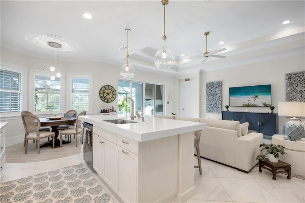 6472 Arriba Avenue Naples, FL 34113