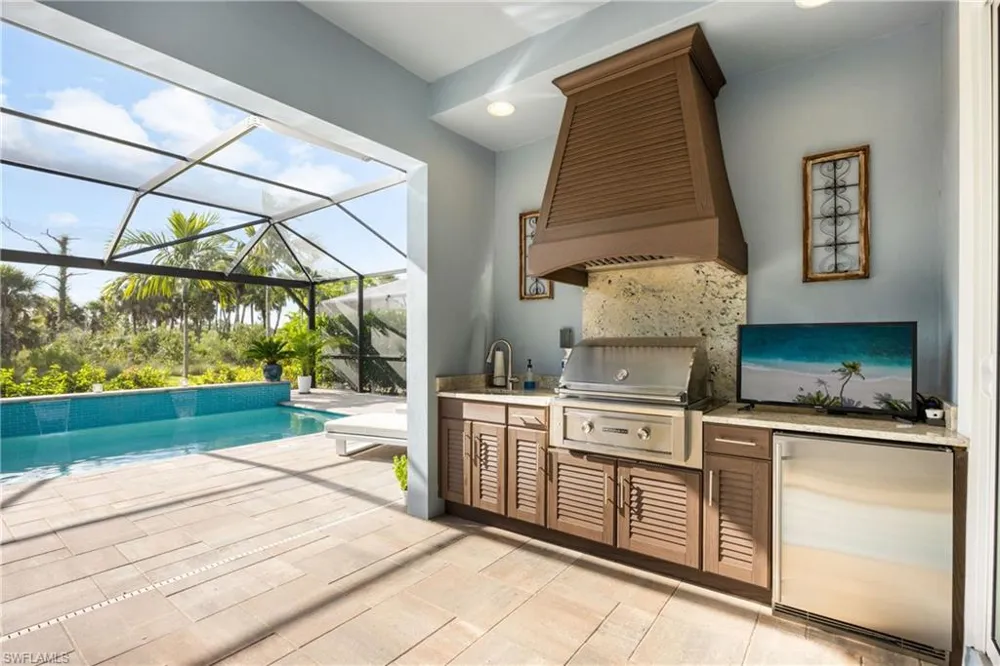 6472 Arriba Avenue Naples, FL 34113