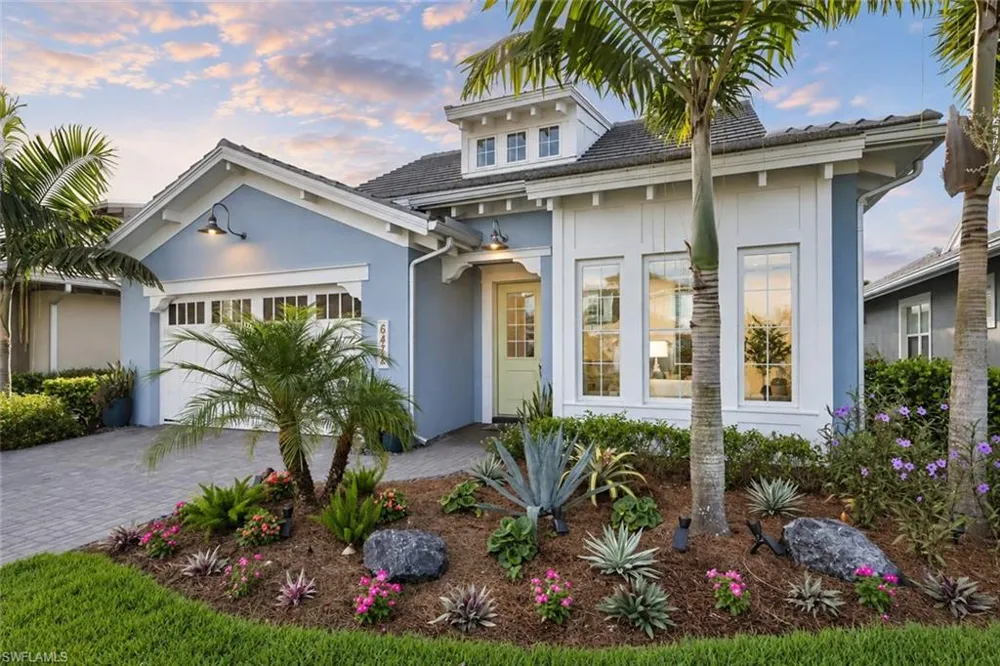 6472 Arriba Avenue Naples, FL 34113