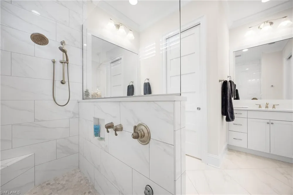 6472 Arriba Avenue Naples, FL 34113