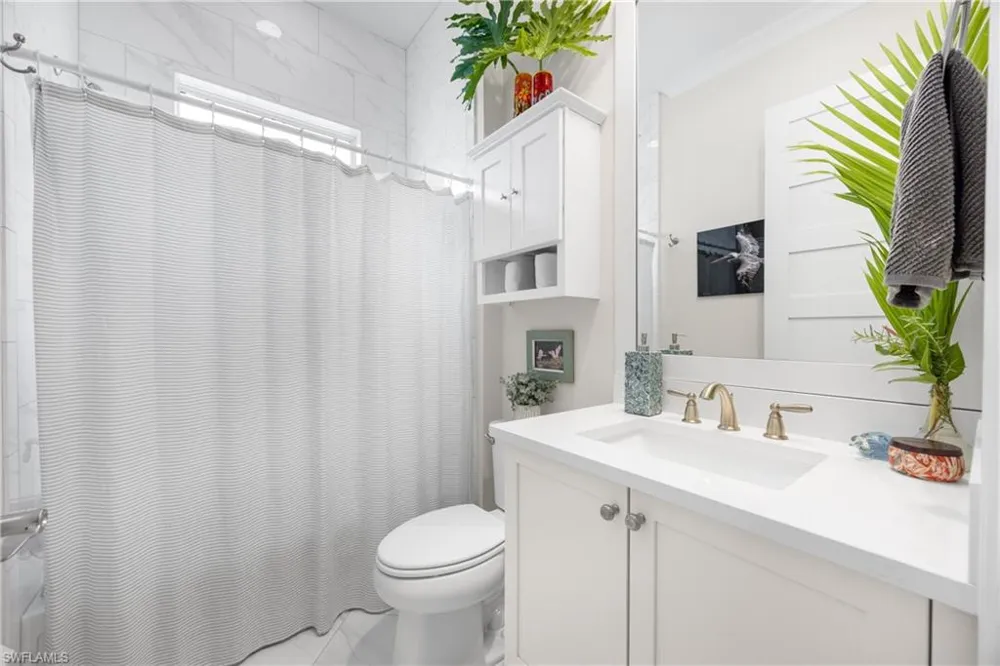 6472 Arriba Avenue Naples, FL 34113