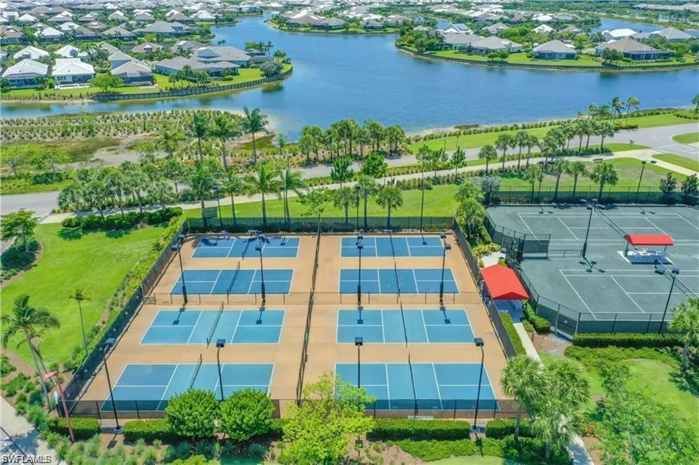 6472 Arriba Avenue Naples, FL 34113