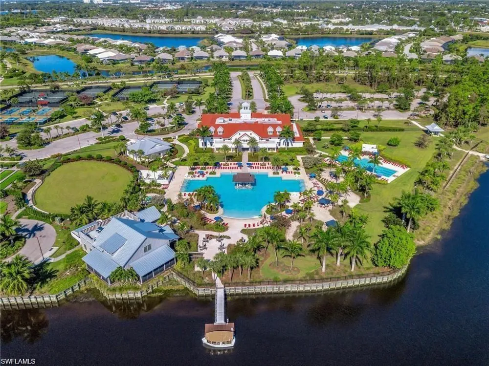 6472 Arriba Avenue Naples, FL 34113
