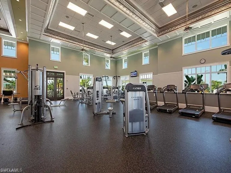 6472 Arriba Avenue Naples, FL 34113