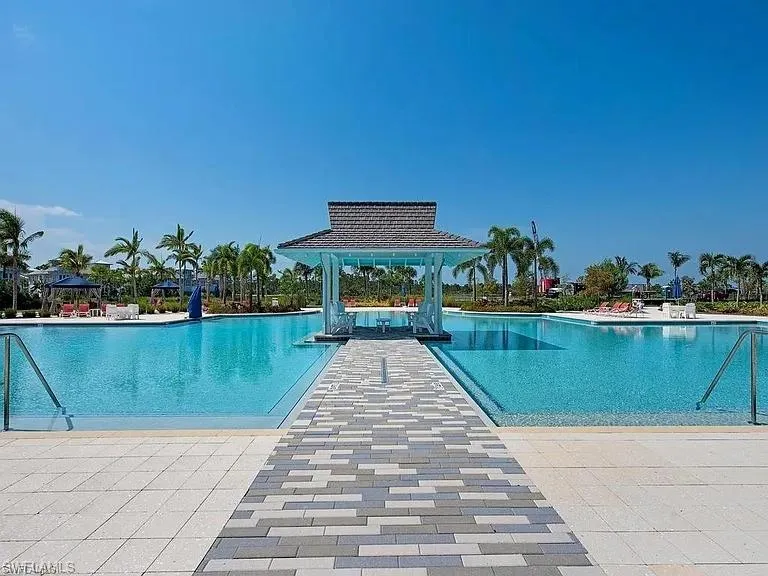 6472 Arriba Avenue Naples, FL 34113