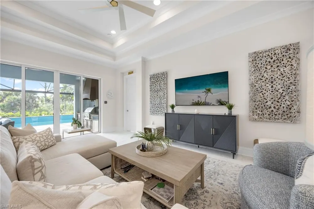 6472 Arriba Avenue Naples, FL 34113