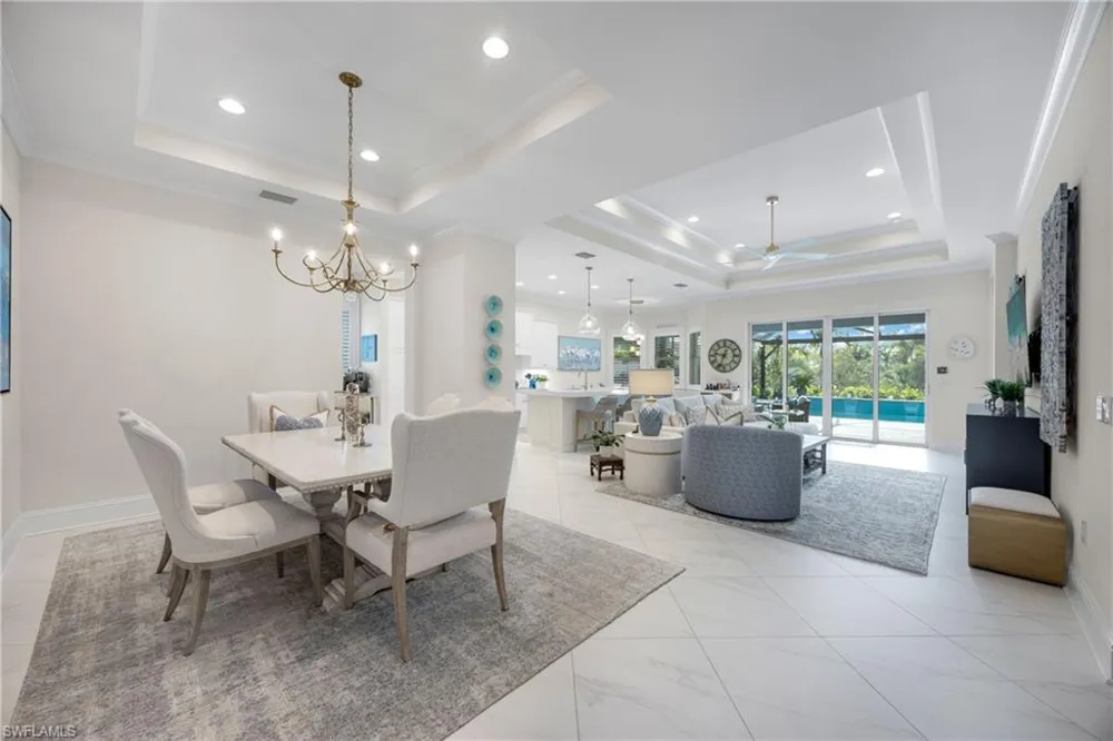 6472 Arriba Avenue Naples, FL 34113