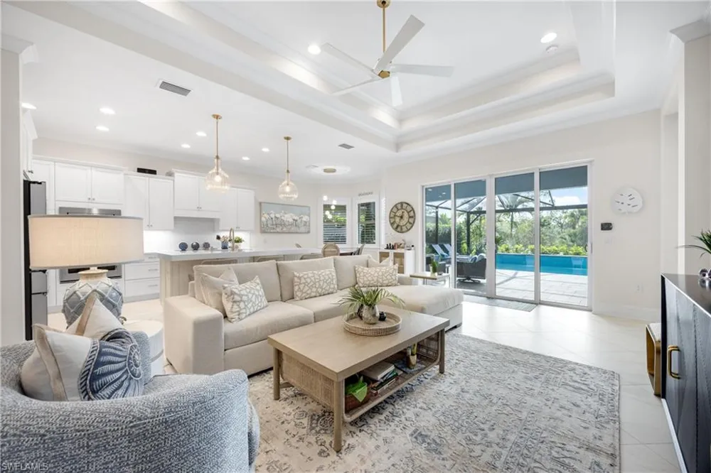 6472 Arriba Avenue Naples, FL 34113