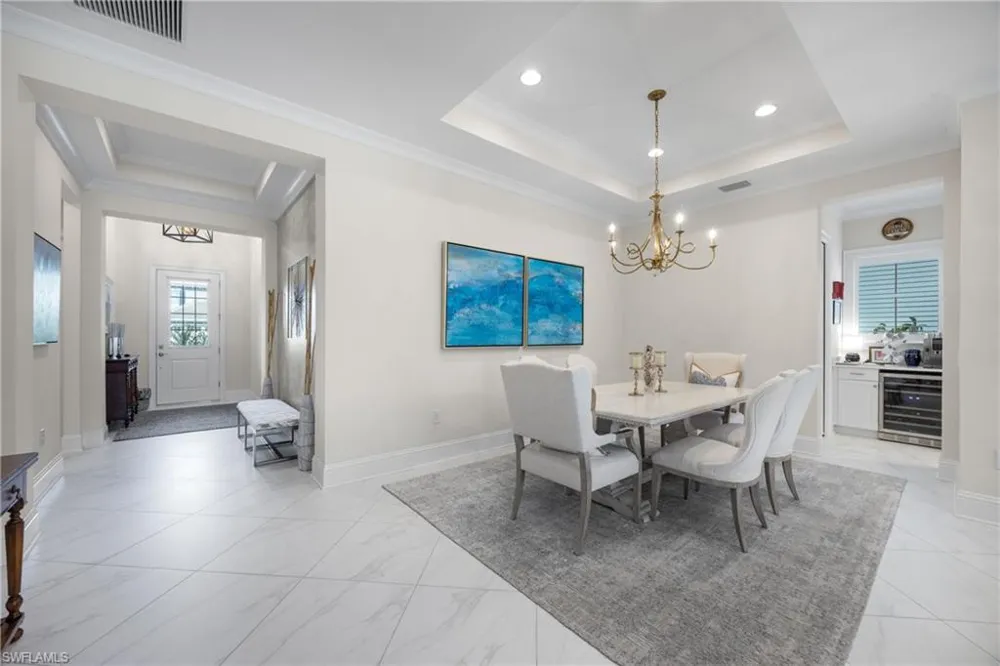 6472 Arriba Avenue Naples, FL 34113