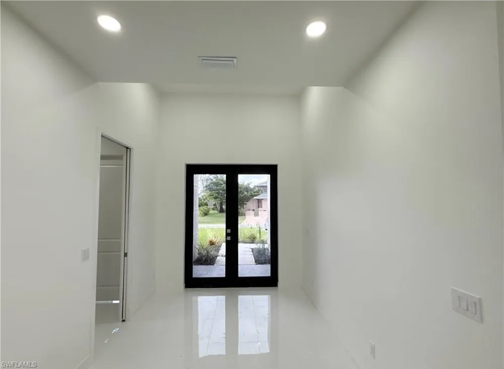 2418 NW 25th Street Cape Coral, FL 33993