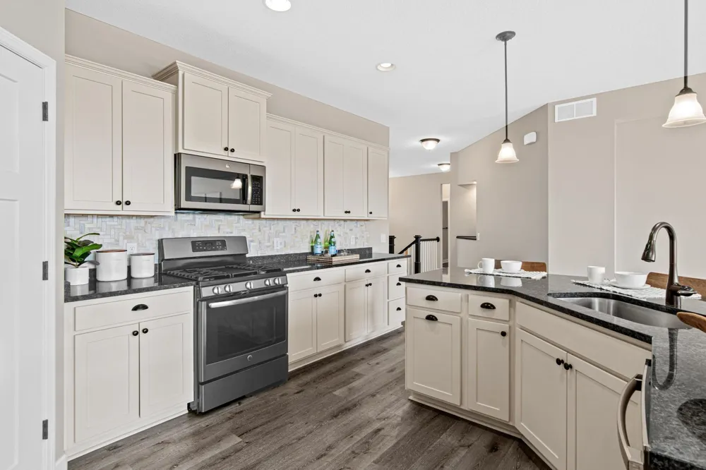9189 Plymouth Road Woodbury, MN 55129