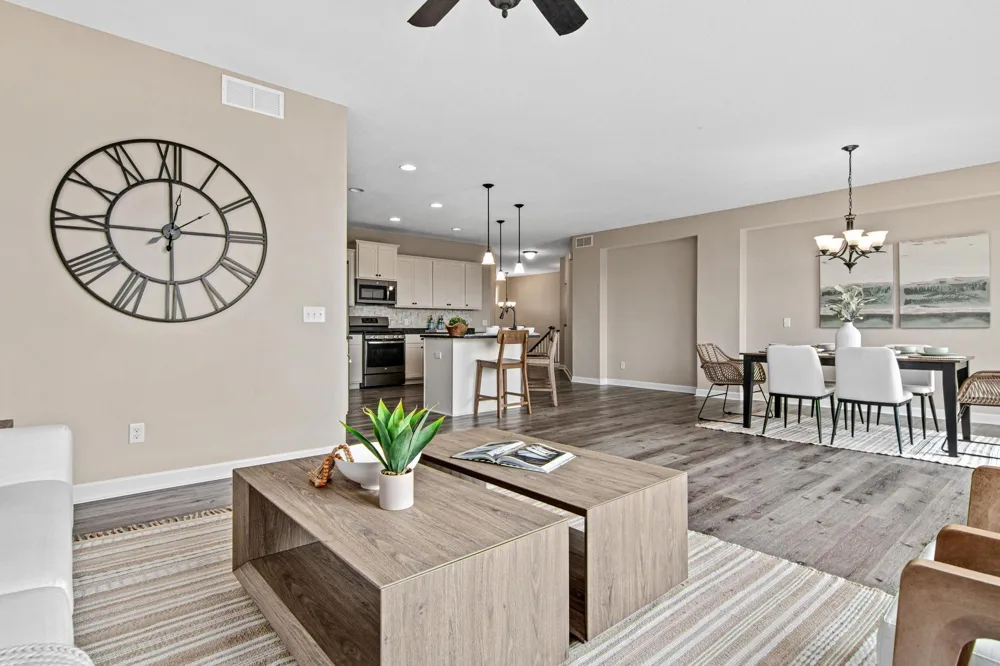 9189 Plymouth Road Woodbury, MN 55129
